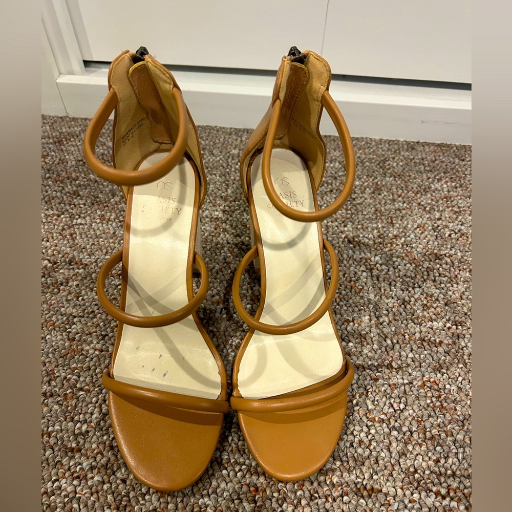 Tan strap heels - Picture 5 of 6